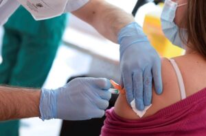 Austria: la vacunación contra el coronavirus será obligatoria a partir de febrero