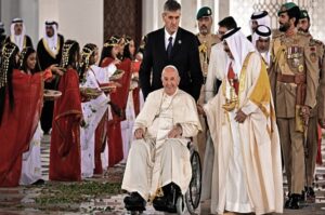 El Papa pidió a los países del Golfo que «mejoren los derechos» de mujeres y migrantes